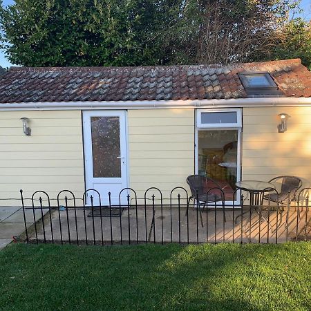 Cosy 1 Bed Garden Annexe Διαμέρισμα Κόλτσεστερ Εξωτερικό φωτογραφία