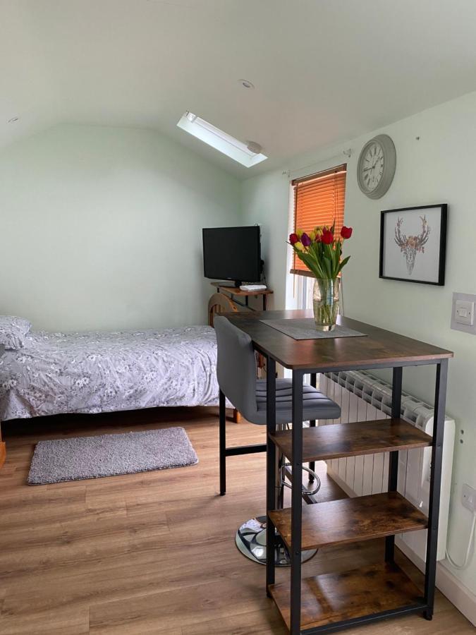 Cosy 1 Bed Garden Annexe Διαμέρισμα Κόλτσεστερ Εξωτερικό φωτογραφία