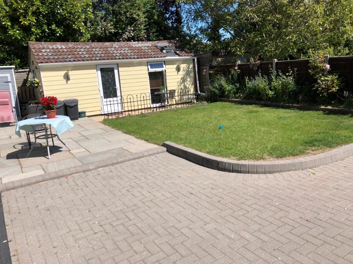 Cosy 1 Bed Garden Annexe Διαμέρισμα Κόλτσεστερ Εξωτερικό φωτογραφία